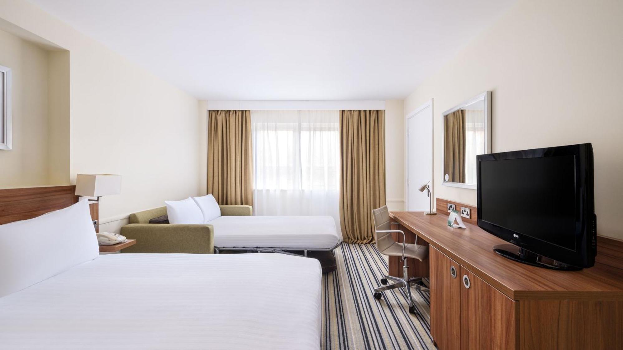 Holiday Inn Swindon By Ihg Экстерьер фото
