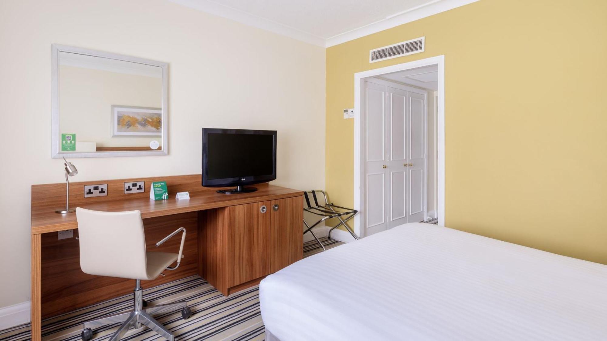 Holiday Inn Swindon By Ihg Экстерьер фото