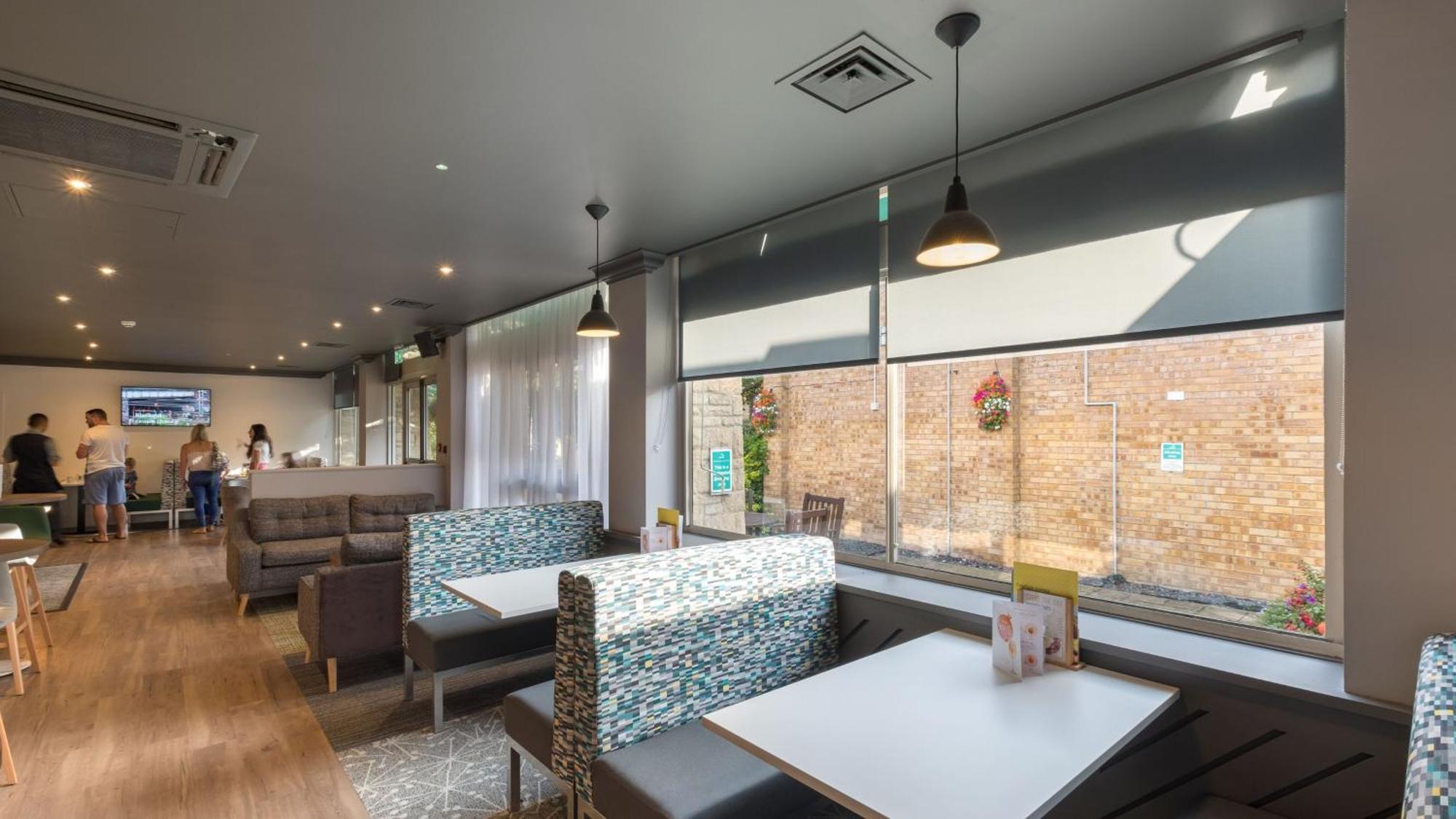 Holiday Inn Swindon By Ihg Экстерьер фото