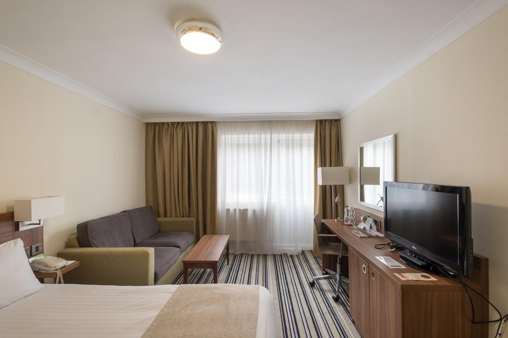 Holiday Inn Swindon By Ihg Экстерьер фото