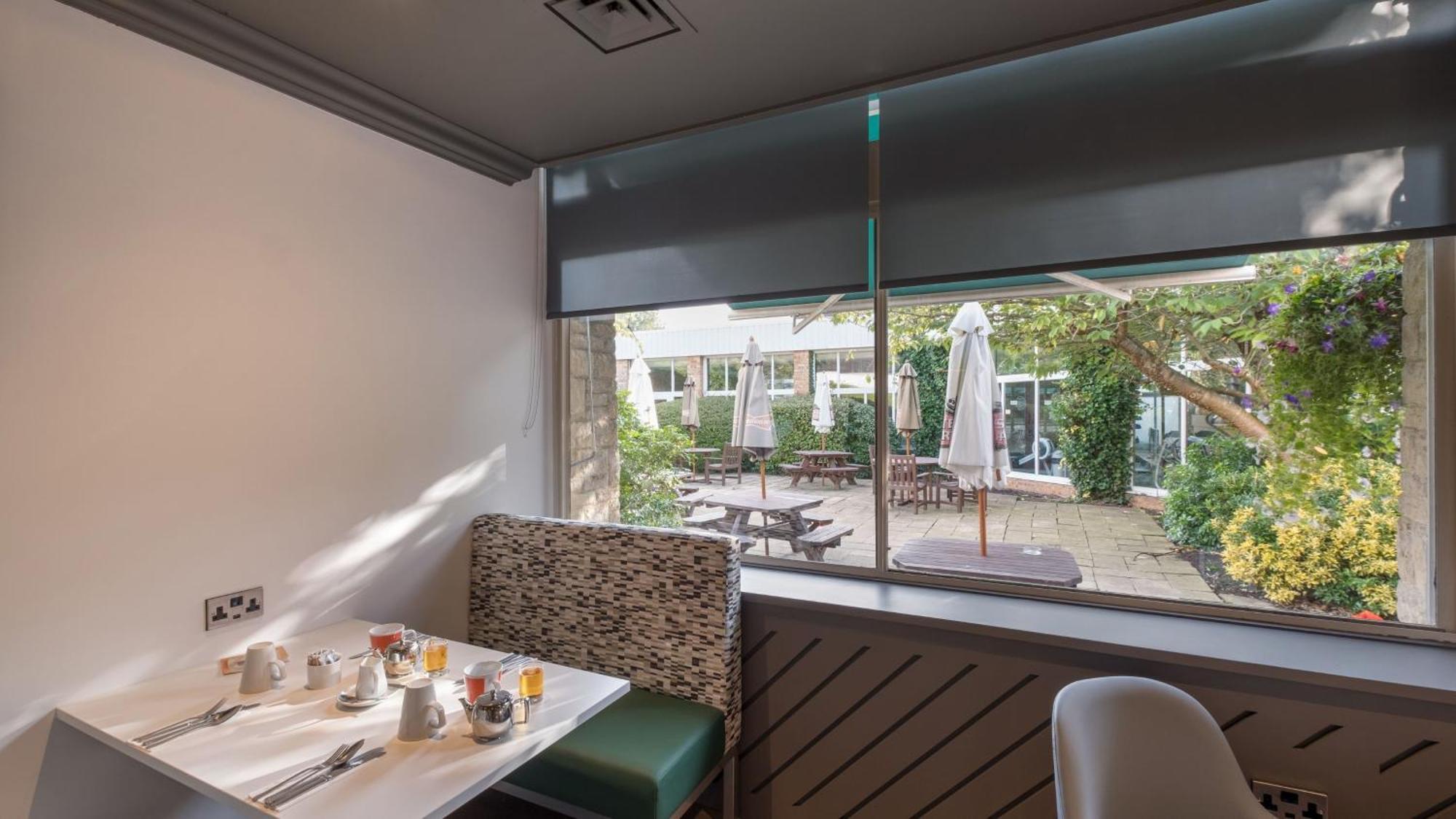 Holiday Inn Swindon By Ihg Экстерьер фото
